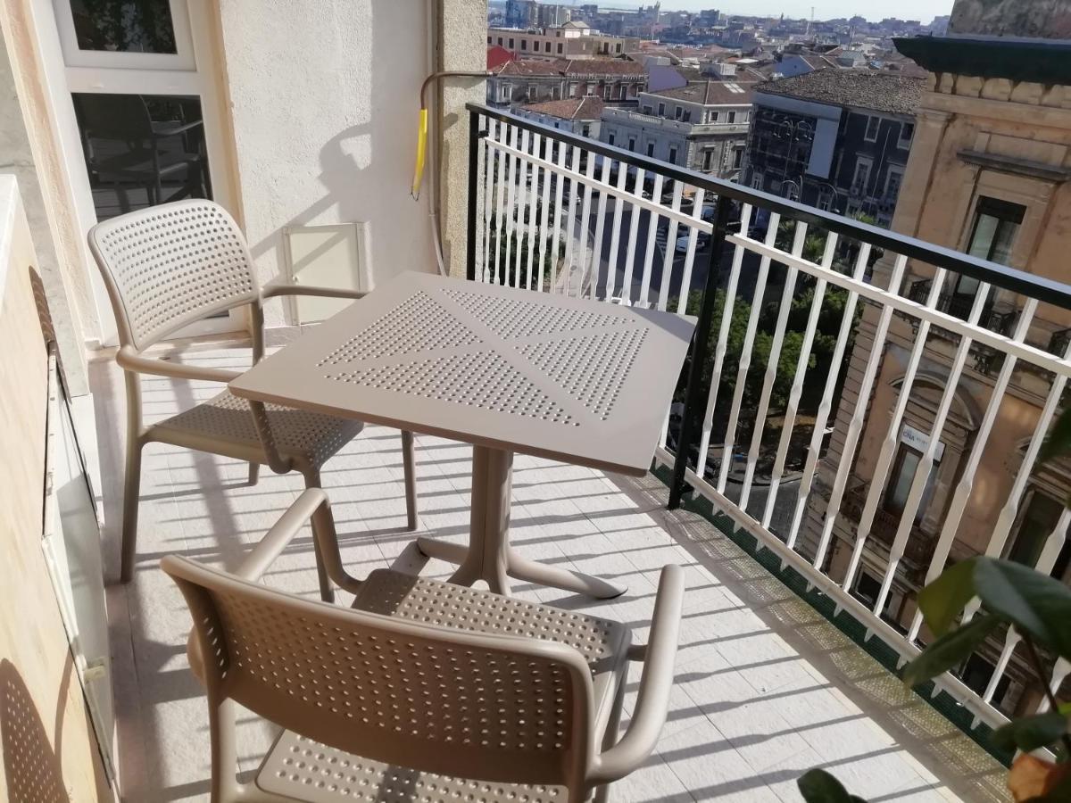 B&B Oblo Катания Екстериор снимка